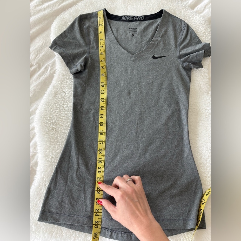 Nike Women's Nike Training Short Sleeve Top size S - Picture 7 of 10